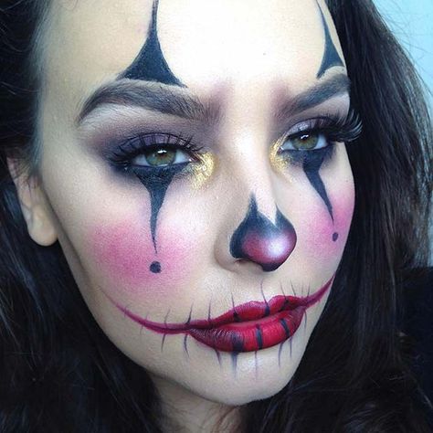 63 Trendy Clown Makeup Ideas for Halloween 2020 - StayGlam Clown Makeup Ideas, Creepy Clown Makeup, Makeup Ideas Halloween, Clown Face Paint, Cute Clown Makeup, Makeup Clown, Makeup Ideas For Halloween, Joker Makeup, Classic Halloween Costumes