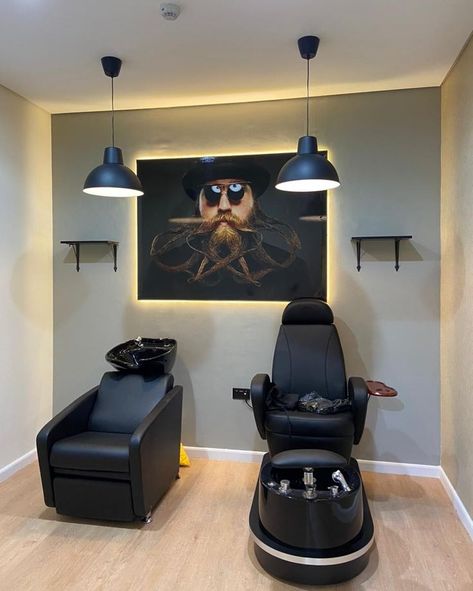 Barber Shop Design Interior, Saloon Interiors Ideas, Small Salon Ideas, Modern Barber Shop, Barbershop Design Interior, Small Salon, Barber Shop Interior, Spa Room Decor, Hair Salon Design