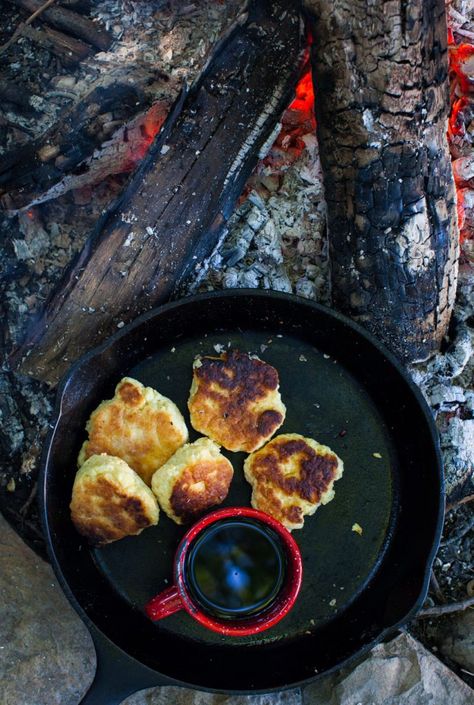 Campfire Bannock Recipe, Bannock Recipe, Bannock Bread, Pumpkin Cheesecake Brownies, Easy Grill, Campfire Breakfast, Camp Coffee, Open Fire Cooking, Power Breakfast