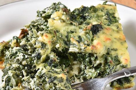 Skinny Spinach Ricotta Casserole Recipe: A Healthy Lunch, Dinner or Side Dish | Vegetarian | 30Seconds Food Lunch Casserole, Spinach Casserole Recipes, Spinach Benefits, Spinach Casserole, Chicken Meatball Recipes, Spinach Ricotta, Vegetarian Lunch, Spinach Recipes, Seafood Dinner