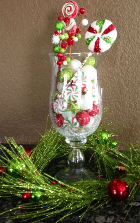 Grinch Centerpiece, Grinch Themed Christmas, Ornament Trees, Grinchmas Party, Grinch Ideas, Diy Grinch, Grinch Crafts, Candy Trees, Grinch Decorations