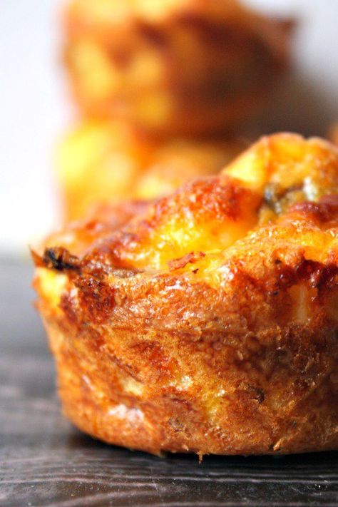 These Gluten Free Bacon, Egg, and Cheese Breakfast Muffins are perfect for making ahead of time and enjoying all month! Shredded Hashbrowns, Gluten Free Breakfast Muffins, Gluten Free Camping, Breakfast Roll, Real Advice, Mom Breakfast, Breakfast Crockpot Recipes, Best Breakfast Casserole, Gf Breakfast