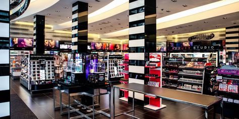 The beauty company employs more than 20,000 people around the world. Here's how to become one of them. Sephora Job, Working At Sephora, Sephora Hacks, Makeup Job, Interview Makeup, Sephora Store, Summer In Nyc, Makeup Counter, 2023 Goals