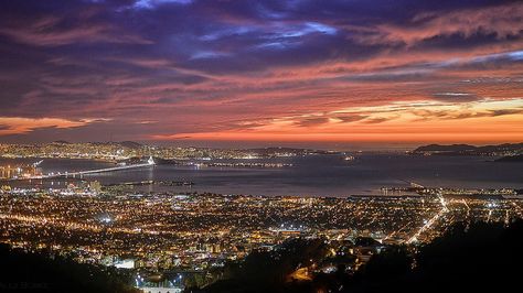 5 Bay Area Night Hikes to Take When the Sun Goes Down    (Photo: Grizzly Peak in Berkeley) Night Hiking Aesthetic, California Bay Area, Grizzly Peak Berkeley, Los Angeles Hiking Trails, Bay Area Travel, Yay Area, Bay Area Hikes, San Francisco At Night, Bay Area California