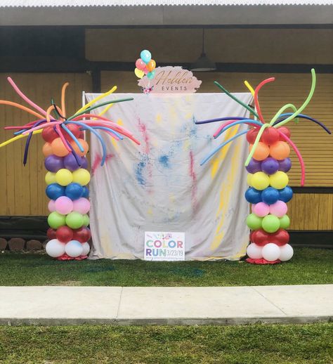 Color Run balloon columns Color Run Backdrop, Color Run Balloon Arch, Beta Club, Balloon Backdrop, Balloon Columns, Field Day, Fun Run, Color Run, Backyard Fun