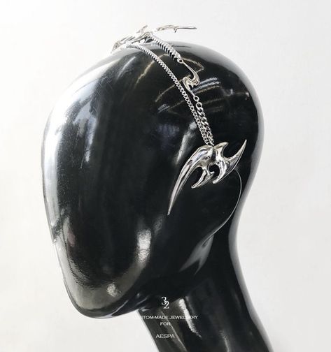 ʚ♡⃛ɞ on Twitter: "karina of aespa in a custom 32dawn headpiece for "dreams come true… " Accessory Inspo, Liquid Metal, Aespa Karina, Oblivion, Futuristic Design, Fashion Pieces, Jewelry Inspo, Dreams Come True, Fractal Art