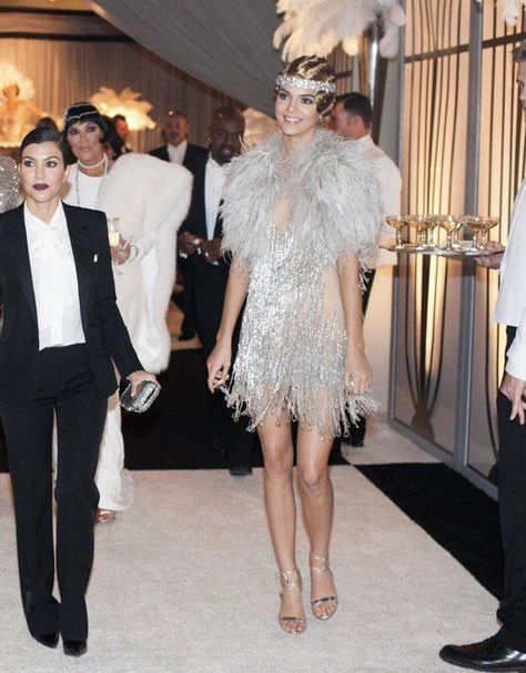 Kardashian 1920s Party, New Years Eve Gatsby Party, Great Gaspy Outfit, Gabsty Party Outfits, The Great Gatsby Aesthetic Outfits, Roaring Twenties Party Outfit, 20s Outfits Women, Great Gatsby Party Outfit Men, Great Gatsby Outfits For Women