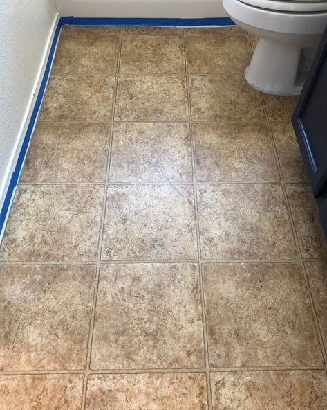 Bathroom Makeover Part 2--Chalk Painted Linoleum Floors — BB FRÖSCH Paint For Tiles, Painting Linoleum, Painted Linoleum, Clean Linoleum Floors, Kitchen Flip, Painting Linoleum Floors, Painted Bathroom Floors, Bathroom Flooring Options, Paint Linoleum