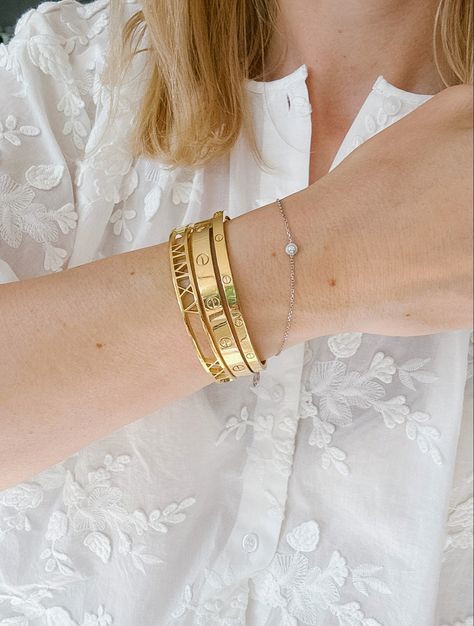 Cartier Love bracelet SM and regular stacked with a roman numerals cuff and d‘ amour bracelet. Cartier Bracelet Cartier, Indian Jewellery Design, Love Bracelet, Teacher Style, Cartier Love, Bangle Designs, Stackable Bracelets, Cartier Love Bracelet, Girly Jewelry