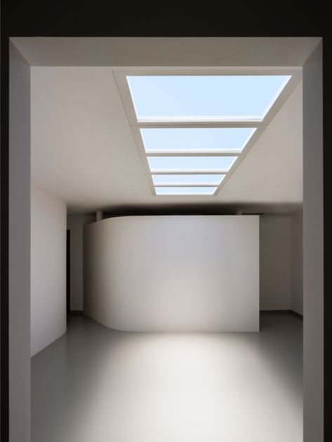 Artificial Skylight, Sunlight Window, Artificial Sunlight, Skylight Bathroom, Window Lights, Bathroom Redecorating, Window Light, House System, False Ceiling