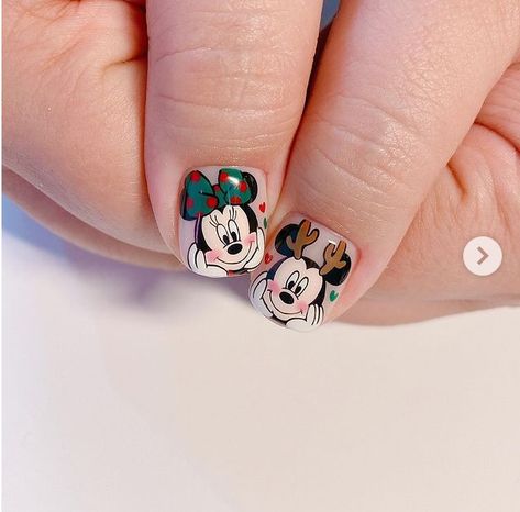 Minnie Christmas Nails, Character Christmas Nails, Mickey Christmas Nails, Christmas Disney Nails, Noel Nail, Mickey Nail, Minnie Mouse Nail Art, Nail Noel, Cute Almond Nails