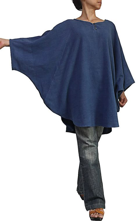 Tunic With Jeans, Poncho Design, Cotton Tunic Tops, Denim Ideas, Dress Sewing Patterns, High Fashion Street Style, Fashion Design Clothes, Female Model, Woven Cotton