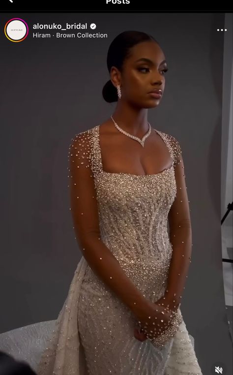 Alonoku Wedding Dress, Congolese Wedding Dress, Millennial Outfits, Afro Wedding, Wedding Organisation, Nigerian Wedding Dresses Traditional, Silver Wedding Dress, Nigerian Wedding Dress, Glam Wedding Dress