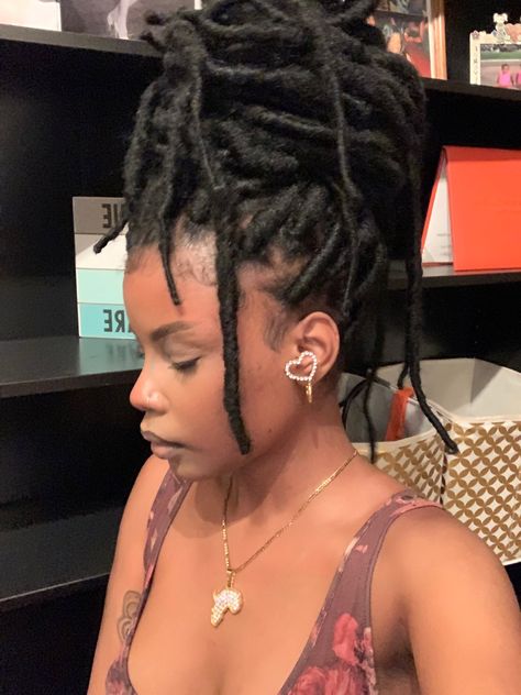 Jumbo Faux Locs Hairstyles, Jumbo Locs, Jumbo Faux Locs, Women Dreads, Locs Aesthetic, Earthy Girl, Loc Inspiration, Twa Hairstyles, Beautiful Locs