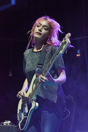 Warpaint Band, Bass Guitar Quotes, Rickenbacker Guitar, Rock Women, Rickenbacker Bass, Jenny Lee, London Gallery, Imaginary Friends, Guitar Photography