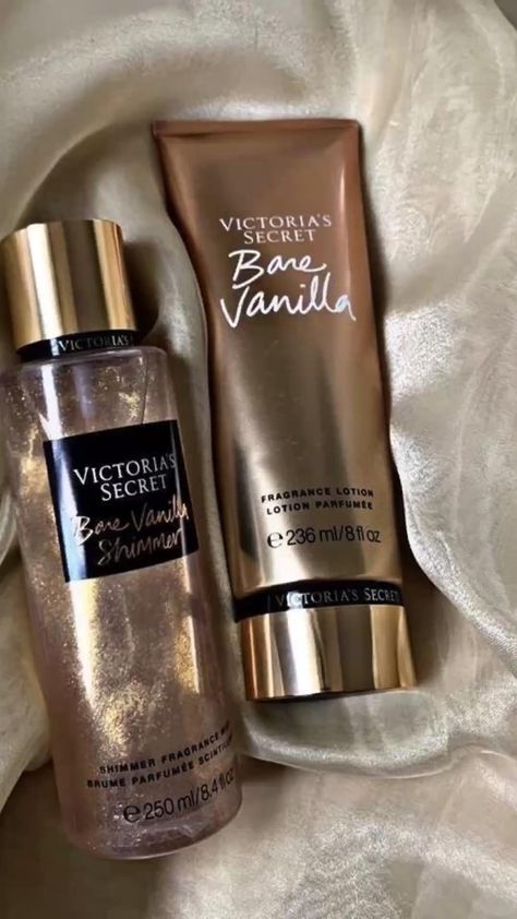 فيكتوريا سيكريت, Victoria Secret Perfume Body Spray, Perfume Victoria Secret, Profumo Victoria Secret, Koleksi Parfum, Victoria Secret Body Spray, Bare Vanilla, Smell Nice, Victoria Secret Fragrances