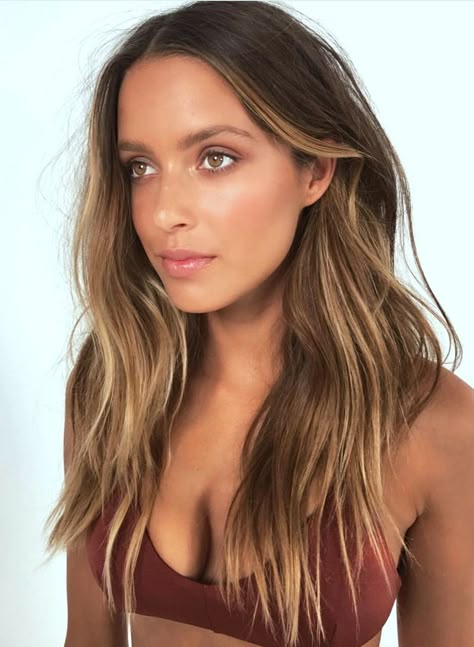 This makes me want to grow my hair longer Hair Color Flamboyage, Makeup Tip, Smink Inspiration, Brunette Balayage Hair, Brown Hair Balayage, Pinterest Hair, Trendy Hair Color, Balayage Brunette, Ombre Hair Color