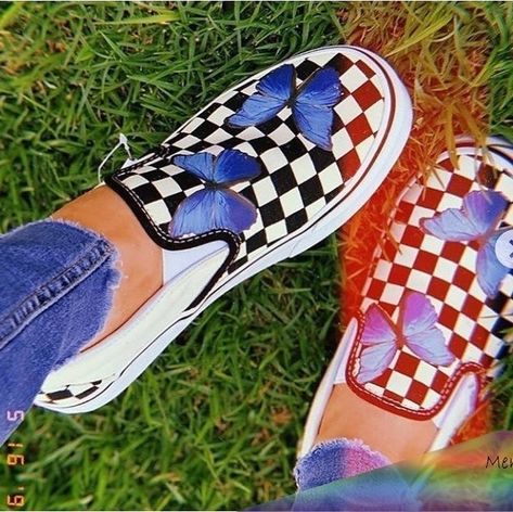 Vsco Wishlist, Checkered Painting, Vsco Shoes, Customize Sneakers, Vans Shoes Fashion, Skateboard Style, Custom Vans Shoes, Vans Slip On Shoes, Cute Vans