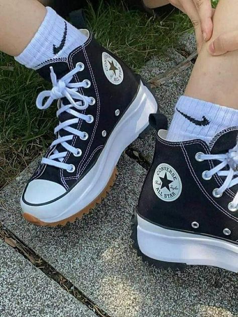 Converse Shoe Reference, Converse Run Star Hike Aesthetic, Converse Hike Star, Converse Run Star Hike Outfit, Run Star Hike Converse, Strawberry Style, Converse Platforms, Cute Converse Shoes, Converse Fashion