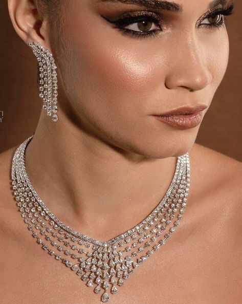 Modern Diamond Jewelry, Bridal Necklaces, Diamond Necklace Wedding, Beautiful Jewelry Diamonds, Bridal Diamond Necklace, Real Diamond Necklace, Bridal Necklace Designs, Neck Pieces Jewelry, Diamond Jewelry Set