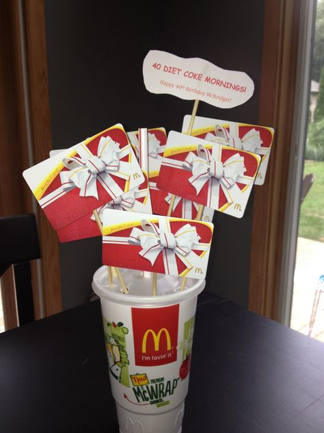 McDonalds gift card gift craft Mcdonalds Gift Ideas, Mcdonalds Gift Card Ideas, Gift Card Tree, Card Bouquet, Gift Card Bouquet, Gift Card Displays, Free Mcdonalds, Gift Card Presentation, Mcdonalds Gift Card