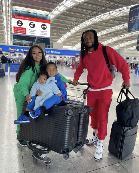 Black Family Vacation Aesthetic, Young Black Family Goals, Black Family Goals, Black Family Aesthetic, Dad Aesthetic, Cute Family Pictures, Mommy And Baby Pictures, Mommy Goals, Black Family