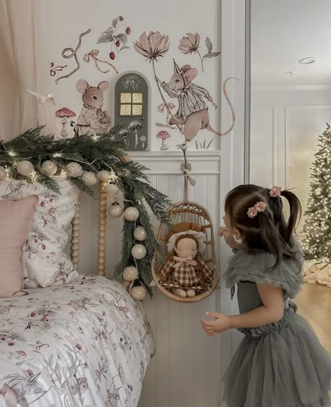 Woodland Princess Bedroom, Kids Room Christmas, Woodland Princess, Christmas Fairytale, Toddler Bedroom Decor, Bedroom Decorating Tips, Fairy Bedroom, Kids Rooms Inspo, Princess Bedroom