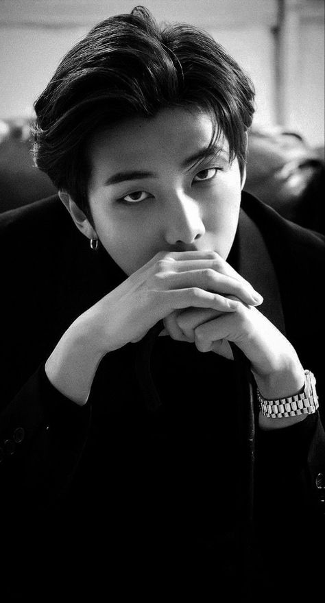 Kim Namjoon Dark Aesthetic, Namjoon Dark Wallpaper, Rm Black And White, Rm Black, Bts Black And White, Inspirational Life Photos, Jhope Cute, Bts Rap Monster, Rm Bts