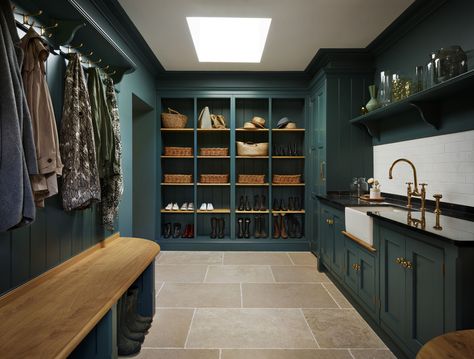 Coat Storage Utility Room, Boot Room Shelving, Modern Boot Room Ideas, Boot Rooms Utility, Boot Room Inspiration, Utility And Boot Room, Laundry Boot Room, Boot Room Shoe Storage, Welly Storage Ideas