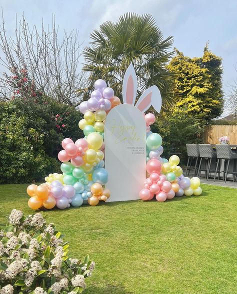 🐰HOPPY EASTER🐰 Serving up another round of glazed gorgeousness🤩 Hope everybody is having a lovely easter Sunday🤍 #easter… | Instagram Easter Birthday Party Ideas, Backdrops Ideas, Easter Party Decorations, Easter Party Ideas, Easter Birthday Party, Bunny Theme, Easter Festival, Party Backdrops, Event Stylist