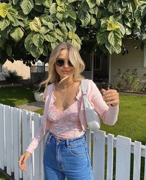 Pink Pants Outfit Aesthetic, Light Pink Outfit, Mode Indie, Shirt Diy, Outfit Look, Mode Vintage, Mode Inspiration, Looks Vintage, Fashion Killa