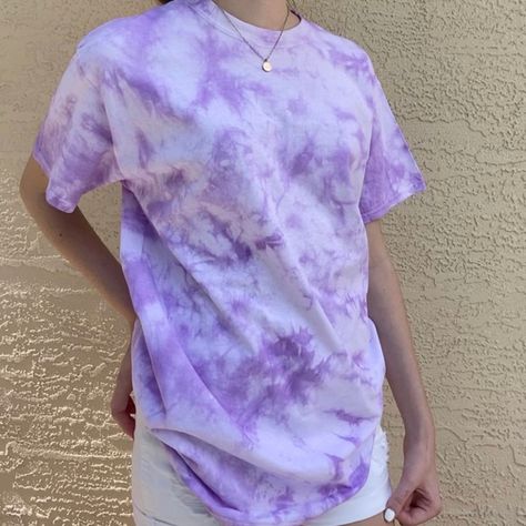 Tie Dye Shirt Outfit, Slytherin Clothes, Rit Dye, Tie Dye Crafts, How To Tie Dye, Dye Ideas, Purple Tie, Tie Dye Shirts, Purple Tie Dye