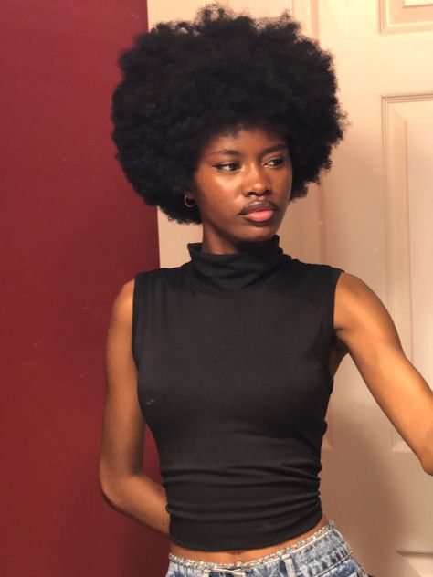 black girl. natural hair. afro. afro style. Afro For Black Women, Mini Afro Aesthetic, Waist Length Afro Hair, Black Women Afro Aesthetic, Small Afro, 70s Big Hair Black Women, Afro Black Women, 70s Black Women, Big Afro Hair Aesthetic