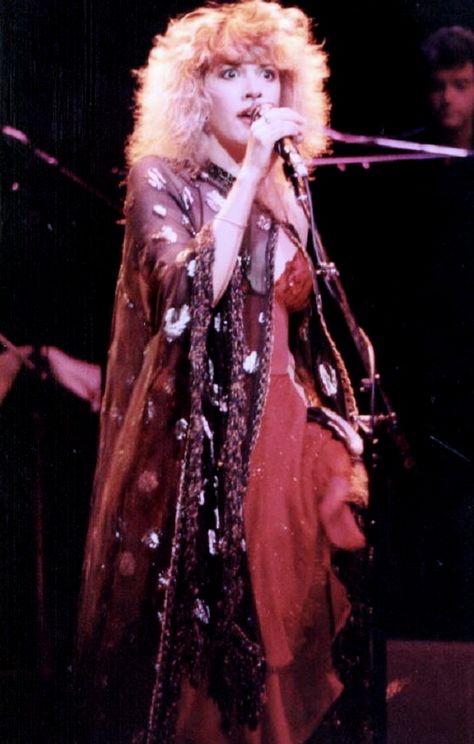 Stevie Nicks Stevey Nicks, Stevie Nicks Style, Stephanie Lynn, Ancient Queen, Lindsey Buckingham, Rock Queen, Stevie Nicks Fleetwood Mac, Women Of Rock, Wild Heart