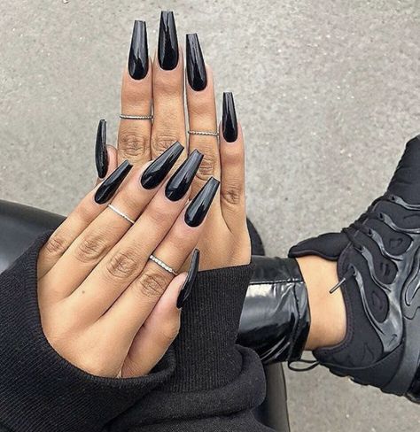 Black Coffin Nails, Gothic Nails, Short Coffin Nails, Nail Polish Trends, Black Nail Designs, Ballerina Nails, Nails 2020, Black Nail, Winter Nail Designs