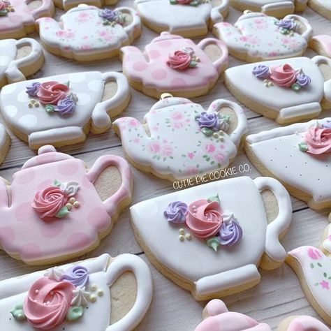 Beautiful Biscuits, Tea Cup Cupcakes, Tea Party Cookies, Tea Cup Cookies, Instagram Cookies, Teapot Cookies, Cookie Decorations, Food Cookies, Party Cookies