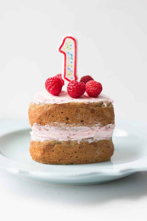 Healthy First Birthday Cake Without Sugar - MJ and Hungryman Blackberry Smash Cake, Healthy Pumpkin Smash Cake, Raspberry Smash Cake, Healthier Smash Cake Recipe, Cake That Looks Like Pie, One Year Old Cake Ideas, Easy First Birthday Cake, Diy First Birthday Cake, Healthy First Birthday Cake