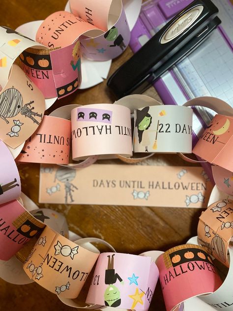 Halloween Countdown Chain – House of Wildflowers Halloween Countdown Diy, Countdown Chain, Girls Halloween Costumes, Days Until Halloween, Trip To Disneyland, Halloween Countdown, Halloween Family, Cricut Halloween, Paper Chains