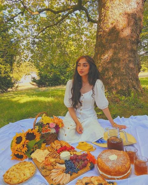 Picnic Aesthetic, A Picnic, A Blanket, Picnic Table, Cottage Core, Cottage, Drinks, Twitter