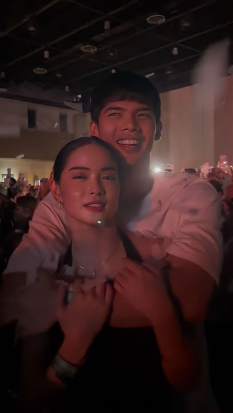 Alliana Dolina & CJ Cansino Alliana Dolina And Cj Cansino, Cj Cansino, Cute Couple Pictures, Cute Couples Goals, Couple Pictures, Couple Goals