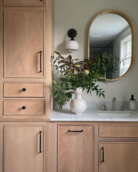 Nicole Cole | Interior Design (@vestigehome) • Instagram photos and videos Vanity With Tower, Primary Bathroom, Custom Vanity, White Oak, Double Vanity, See More, Bathroom Vanity, Kitchen Cabinets, Vanity