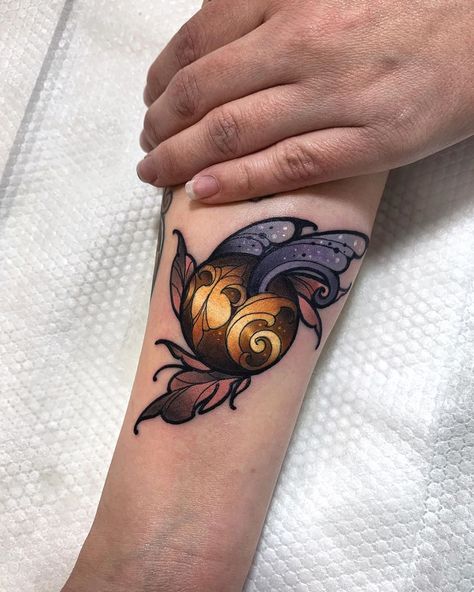 Snitch Tattoo, Harry Potter Tattoo Sleeve, Black People Tattoos, Hogwarts Tattoo, Hp Tattoo, Potter Tattoo, M Tattoos, Watercolor Tattoo Flower, Harry Potter Tattoos