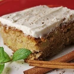 A spicy cake made with fresh apples. A wonderful treat for the harvest season. Applesauce Cake, Apple Dessert Recipes, Apple Cake Recipes, Low Carb Dessert, Apple Desserts, Spiced Apples, Fresh Apples, Apple Cake, Cake Cupcakes