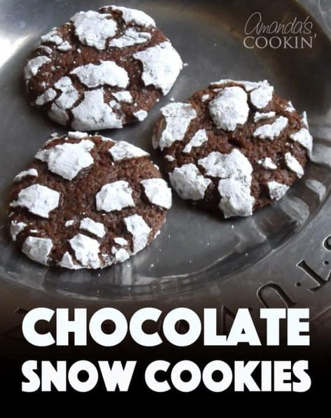 These chocolate snow cookies taste just like powdered sugar dusted brownies! The crinkled tops make them look like they're topped with snow. Perfect for the holidays! #chocolatecookies #snowcookies #christmascookies #browniecookies #powderedsugar #softcookies Chewy Chocolate Brownies, Snow Cookies, Salted Caramel Pretzels, Everything Cookies, Chocolate Chip Shortbread Cookies, Quick Cookies Recipes, Quick Cookies, Holiday Platters, Chocolate Crinkle