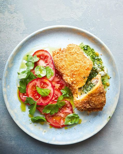 Hake Recipes, Chicken Kiev Recipe, Recipes By Ingredients, Fancy Dinners, Cauliflower Puree, Fish Fillets, Favorite Recipes Chicken, Shellfish Recipes, Quick Dinners