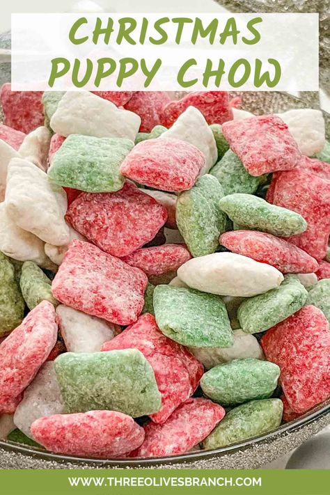 Grinch Puppy Chow, Christmas Cookies Gluten Free, Christmas Puppy Chow, Holiday Christmas Cookies, Puppy Chow Christmas, Vegetarian Christmas Recipes, Smoker Ideas, Salty Desserts, Christmas Drinks Recipes