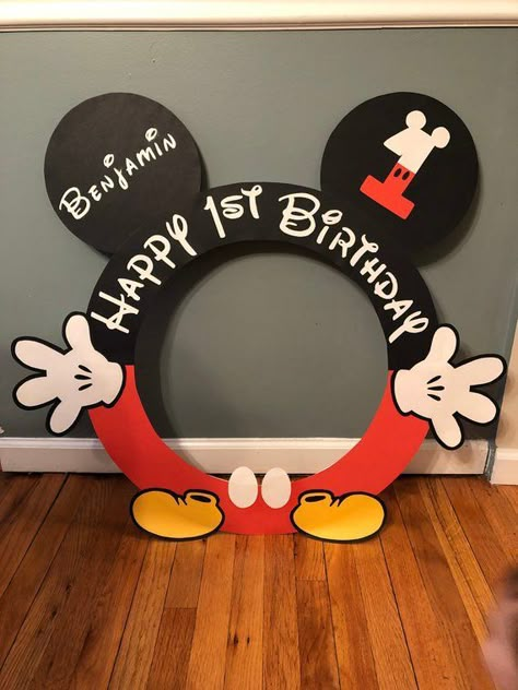 Mickey Mouse Photo Booth, Mickey Mouse Photo, Γενέθλια Mickey Mouse, Mickey Mouse Party Decorations, Birthday Party Photo Booth, Mickey Mouse Birthday Decorations, Ideas Birthday Party, Mickey First Birthday, Mickey 1st Birthdays