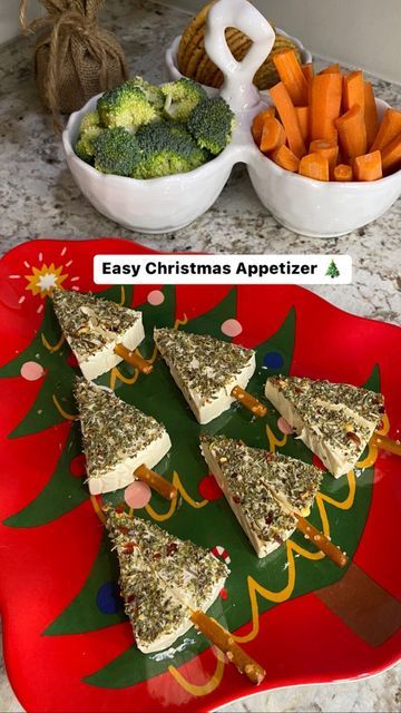 Laughing Cow Cheese Christmas Trees, Laughing Cow Cheese Christmas Tree, Laughing Cow Cheese Appetizers, Laughing Cow Appetizers, Cheese Wedge Christmas Trees, Pickle Christmas Tree Appetizer, Fun Charcuterie Board Ideas Christmas, Laughing Cow Christmas Tree Appetizer, Laughing Cow Recipes