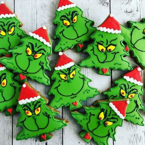 Jul Kaka, Christmas Sugar Cookies Decorated, Grinch Cookies, Grinch Christmas Party, Grinch Party, Tree Cookies, Christmas Tree Cookies, Best Christmas Cookies, Event Decorations