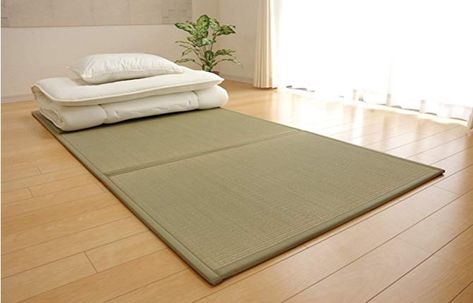 Top 9 Best Tatami Mattresses — ANIME Impulse ™ Japanese Bedroom Traditional, Japanese Bedroom Ideas, Tatami Futon, Japanese Interior Design Modern, Floor Sleeping, Bed Roll, Japanese Futon Mattress, Sleeping On The Floor, Japanese Bed